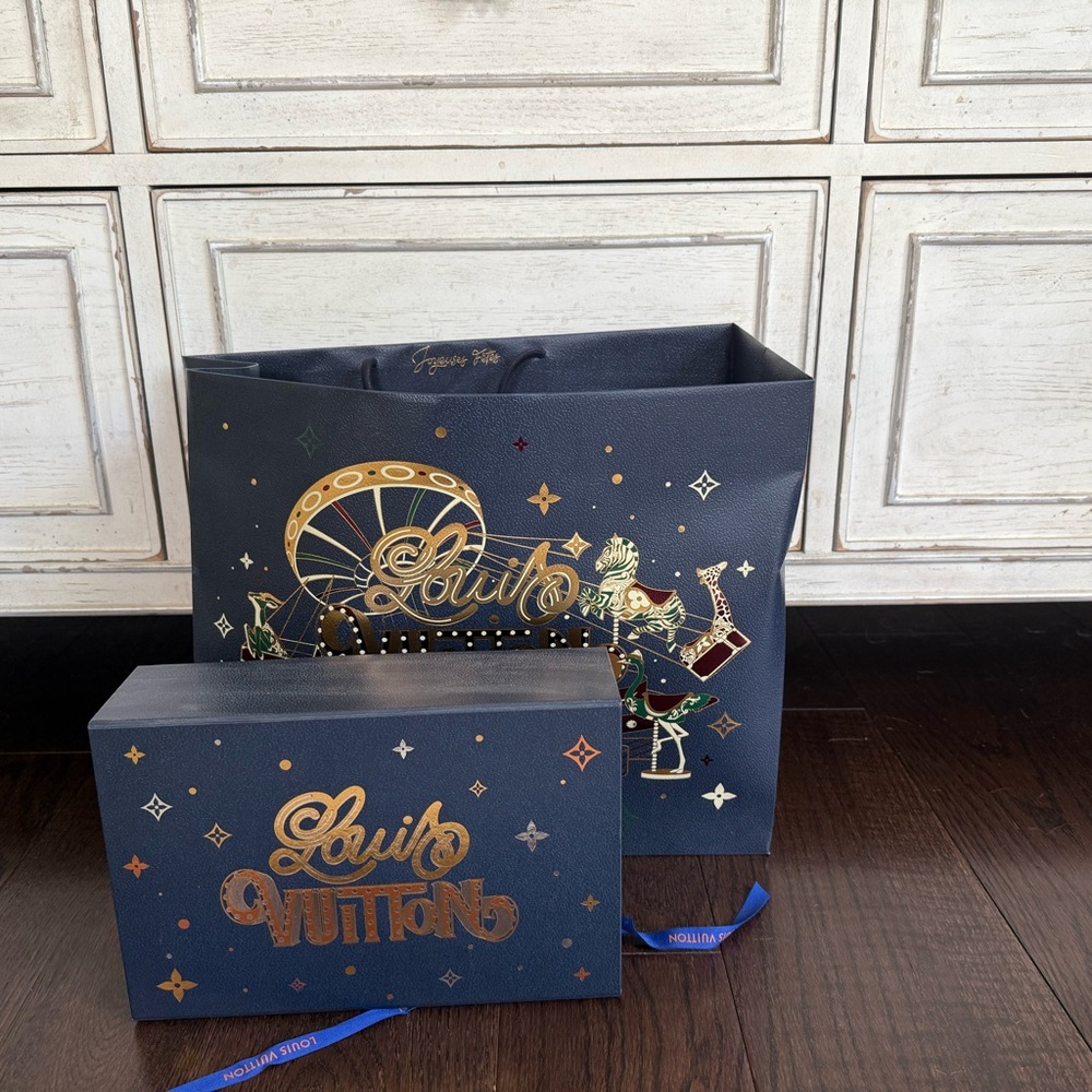 Louis Vuitton Holiday 2024 Gift Bag and Box Set